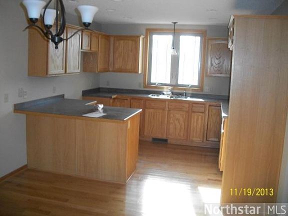 3rd image of 540 Park St E