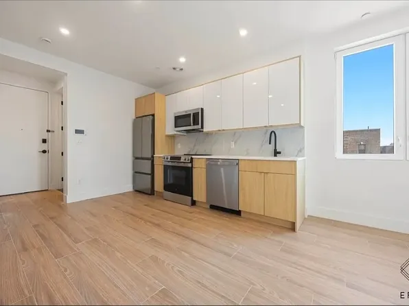 226 Pulaski St APT 8, Brooklyn, NY 11206