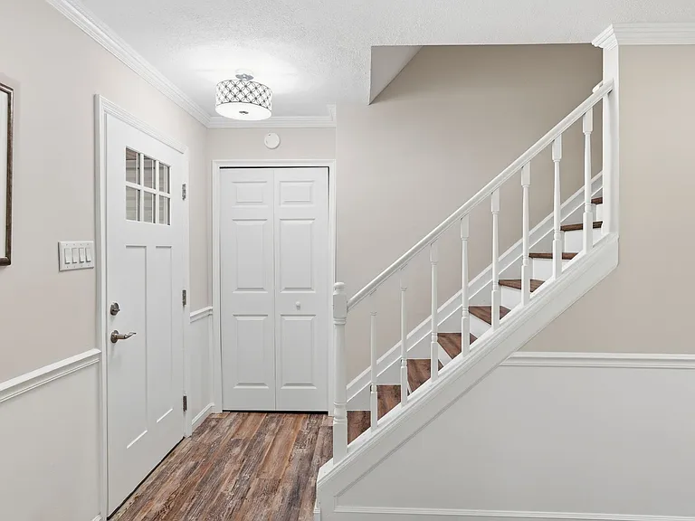 2515 Tabor Ct — Photo 7