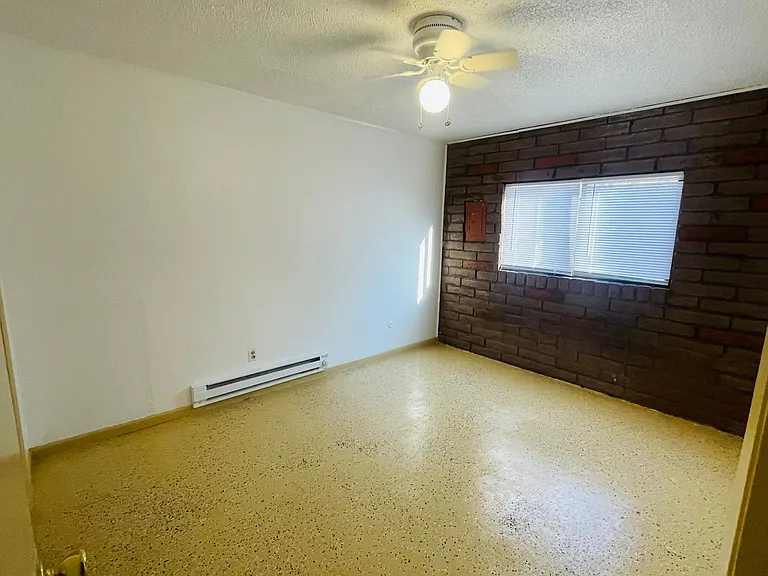 1222 W Date St — Photo 6