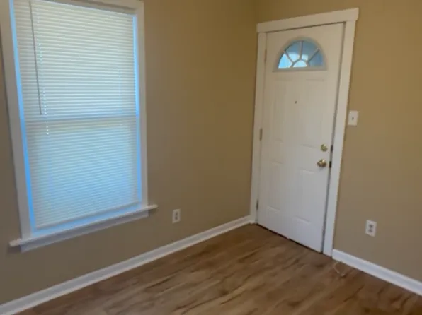 21 Jacokes St APT 1, Pontiac, MI 48342