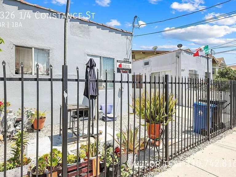 1326 1/4 Constance St — Photo 15