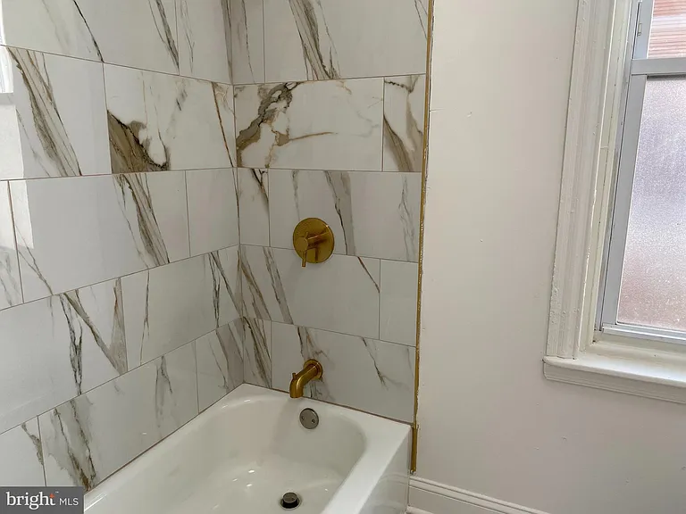 823 N Hutton St — Photo 23