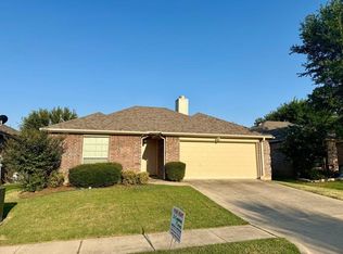 1112 New Meadow Dr, Azle, TX 76020