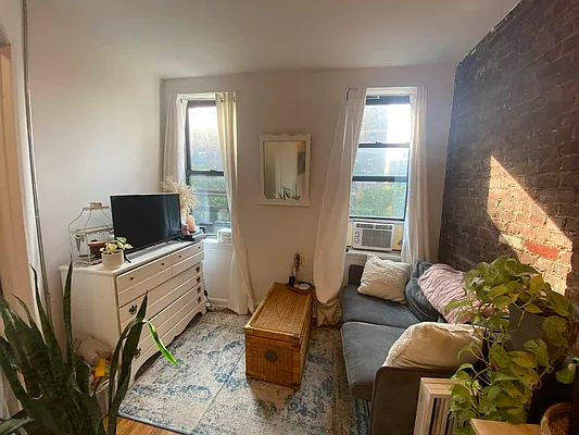 Rented by MOTION New York | media 9