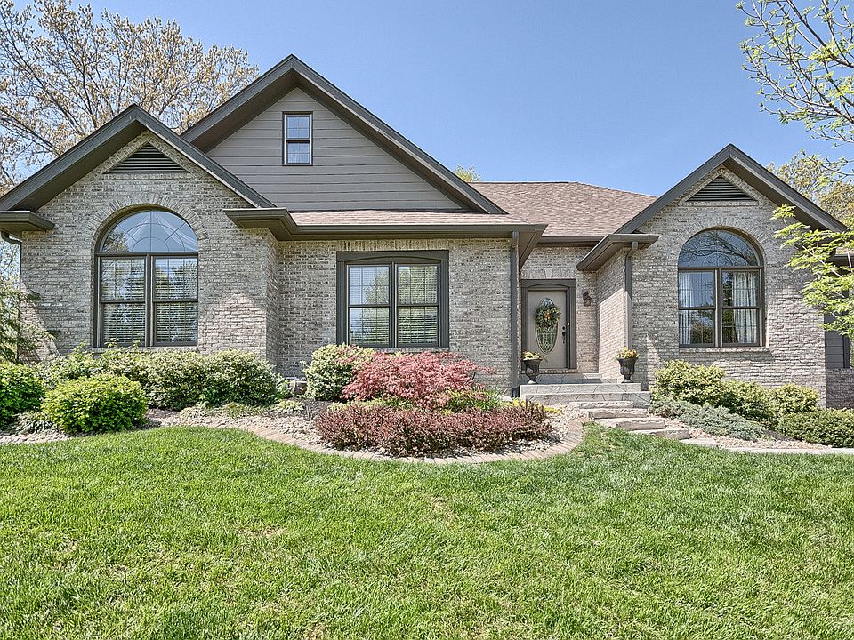 1st image of 13 Goshen Woods Est