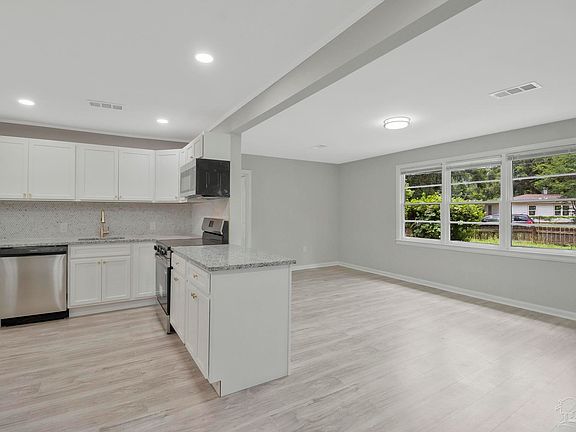 4th image of 510 Forest Park Dr