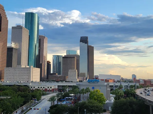 Tennison Lofts, 110 Bagby St Unit 62, Houston, TX 77002