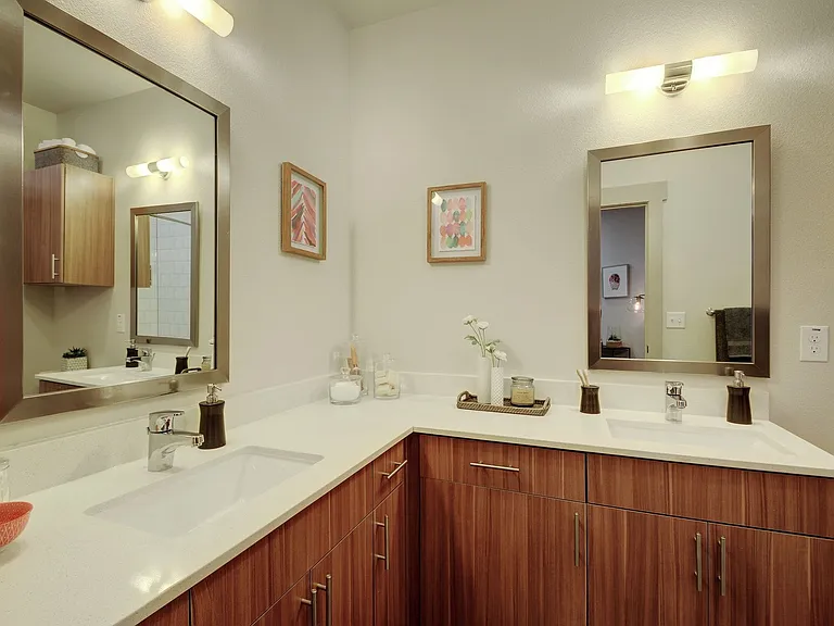 Farmhouse Apartments — Photo 12
