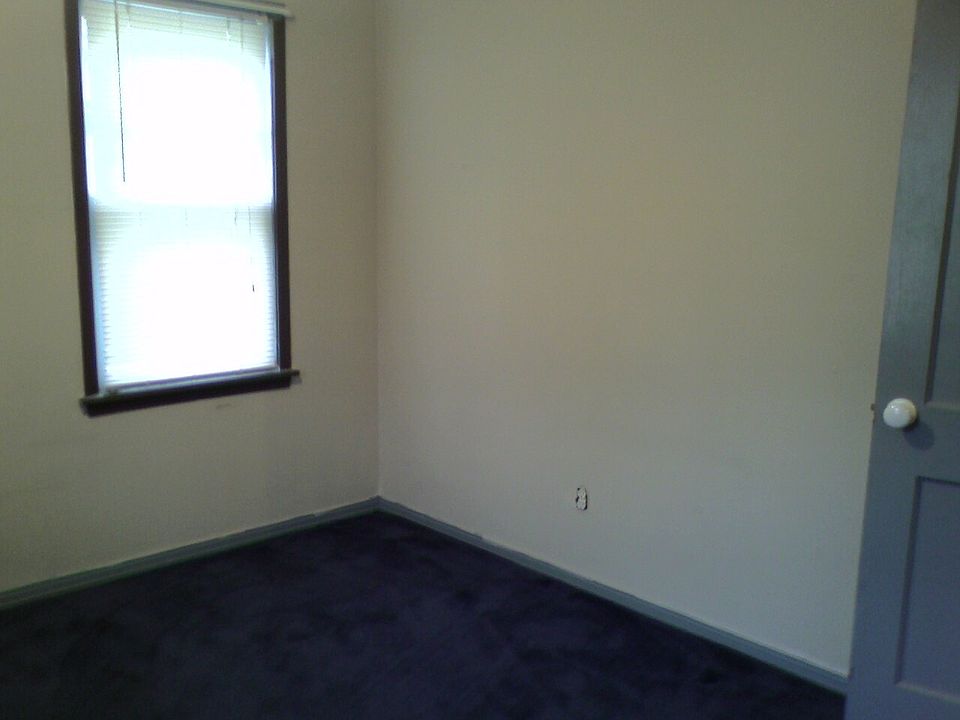 2nd image of 2421 NW 42nd St