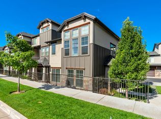 10422 S Beetdigger Blvd, Sandy, UT 84070