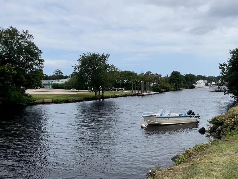 Boat launch right across the street will offer plenty of entertainment in the summer!