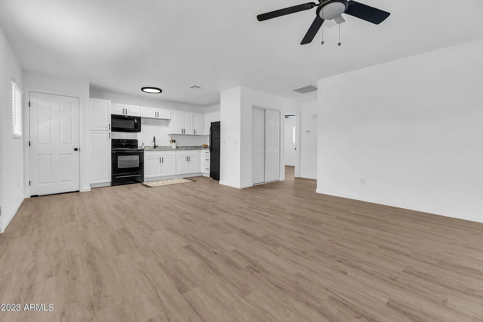 2 bed, 1.0 bath, 2336 sqft, $1,450 — Photo 1