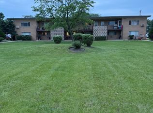 2555 Ballard Rd #101, Des Plaines, IL 60016