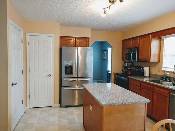3rd image of 8250 Simpson Creek Way