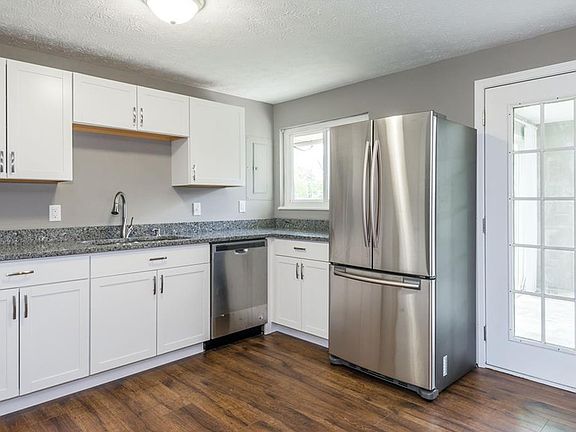 2nd image of 5142 Pepper Dr