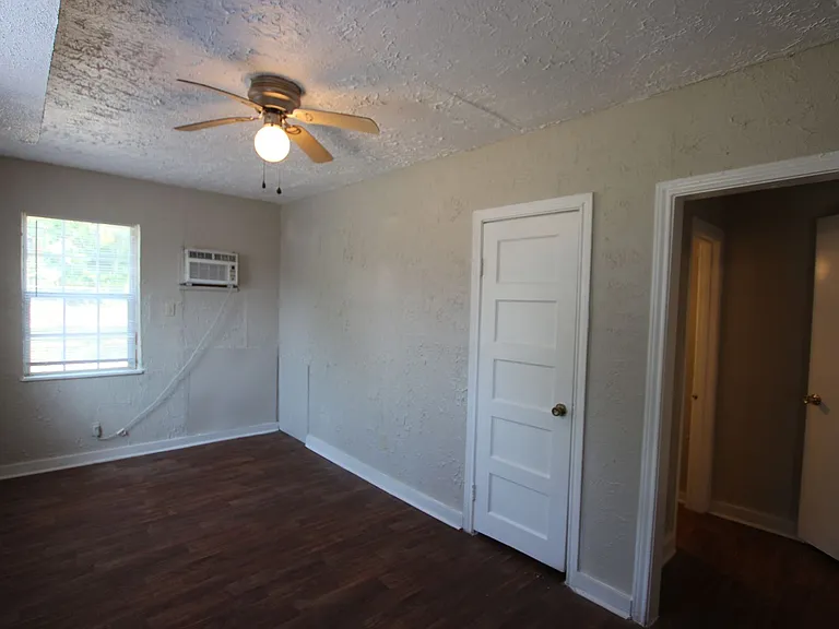 1010 S Bennett Ave #D — Photo 8