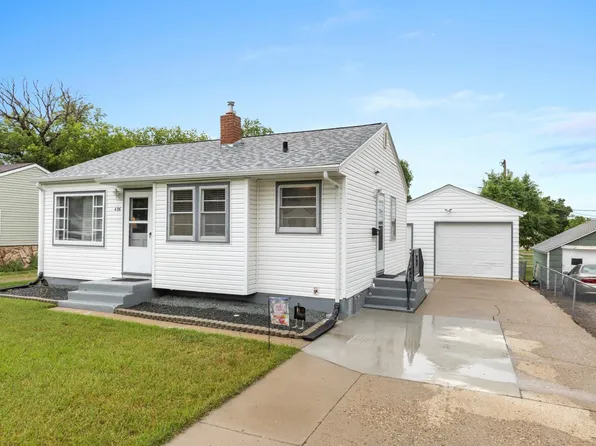 436 22nd St NW, Minot, ND 58703