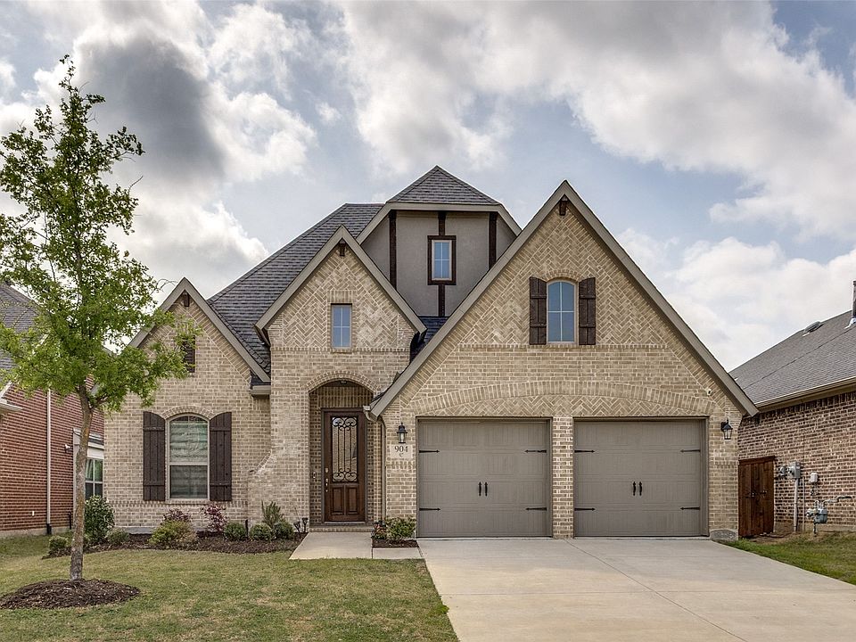 1st image of 904 Lady Bird Dr