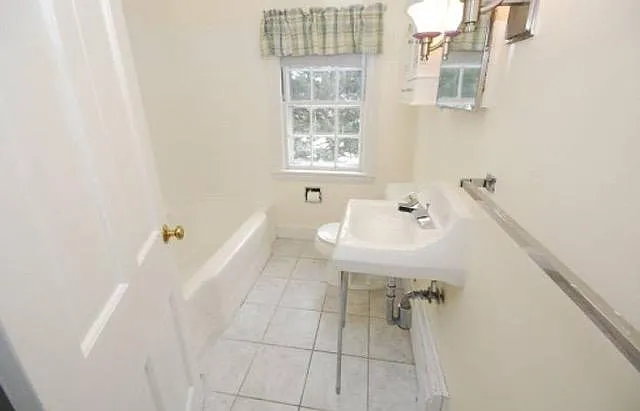 14 Meadowview Rd — Photo 8