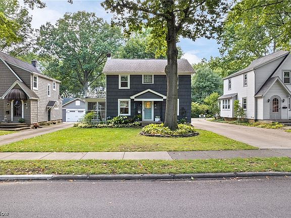 3rd image of 278 Crestwood Ave