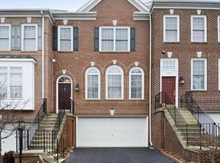 5593 Governors Pond Cir, Alexandria, VA 22310