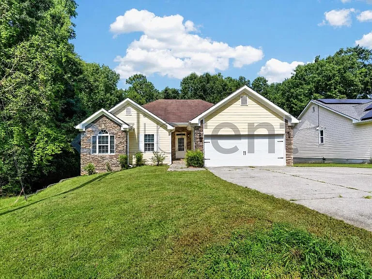 861 McCart Rd — Photo 1