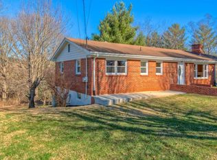 107 Hilltop Dr, Bristol, VA 24202