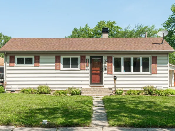 700 W Vermont St, Villa Park, IL 60181
