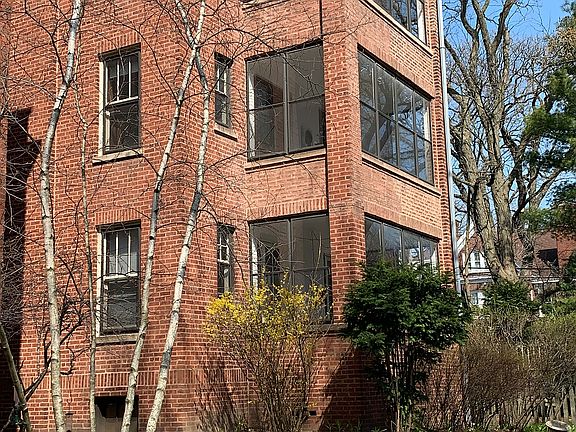 2nd image of 1314 Oak Ave Unit 1