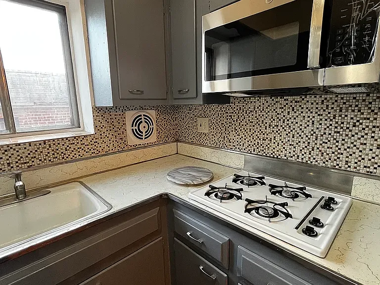 3540 Bronxwood Ave #1 — Photo 13