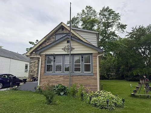 1329 S 89th St Photo 1