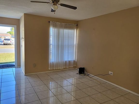 2nd image of 800 Balsamwood Ln