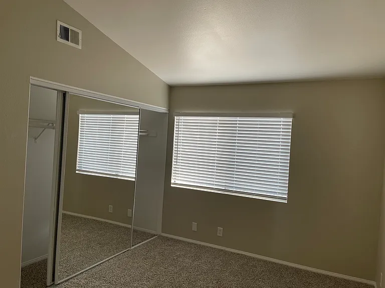 9505 Arlington Ave — Photo 21