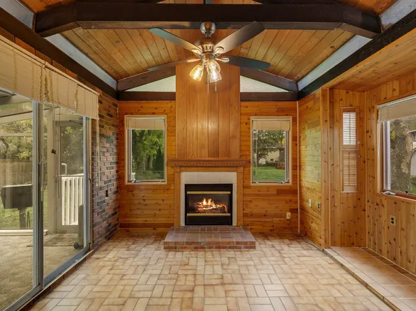 9109 Northwood Pkwy, New Hope, MN 55427