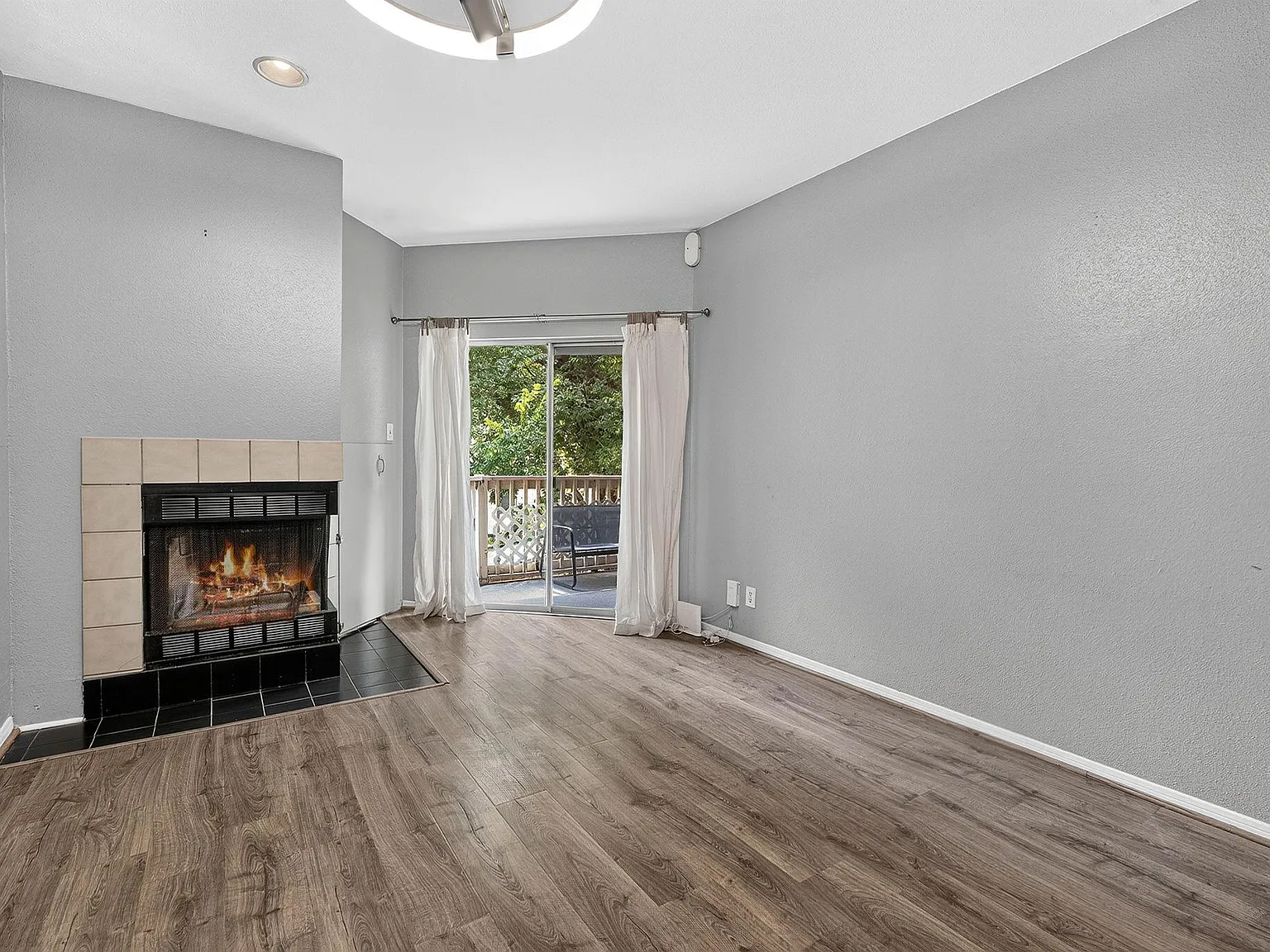 1 bed, 1.0 bath, 704 sqft, $1,550 — Photo 3