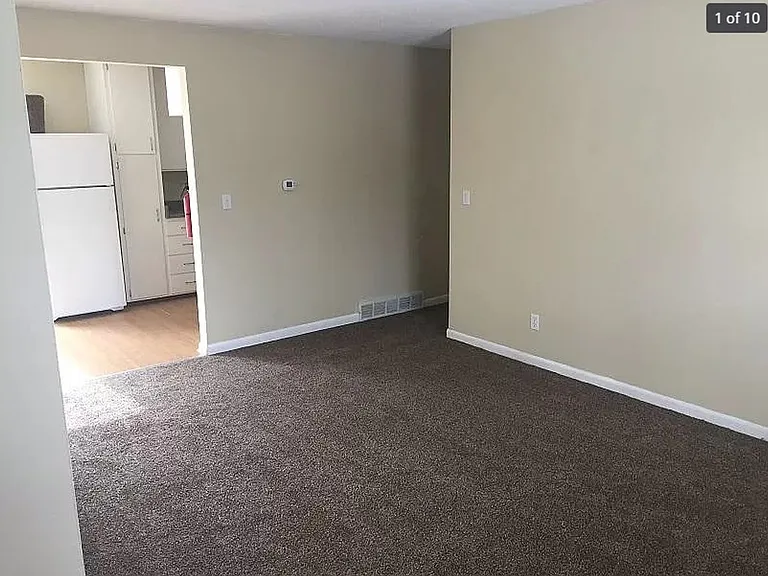 1611 Crosby Ln — Photo 1