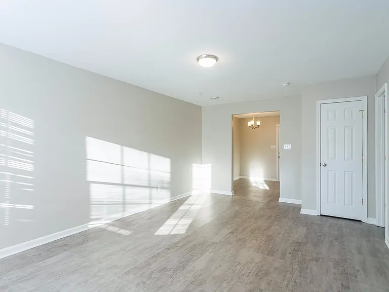 Magnolia Heights — Photo 10
