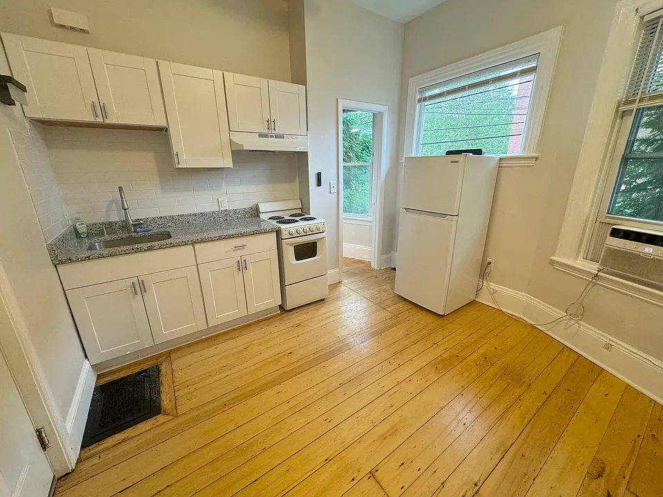 28 Academy Hill Rd #1F
