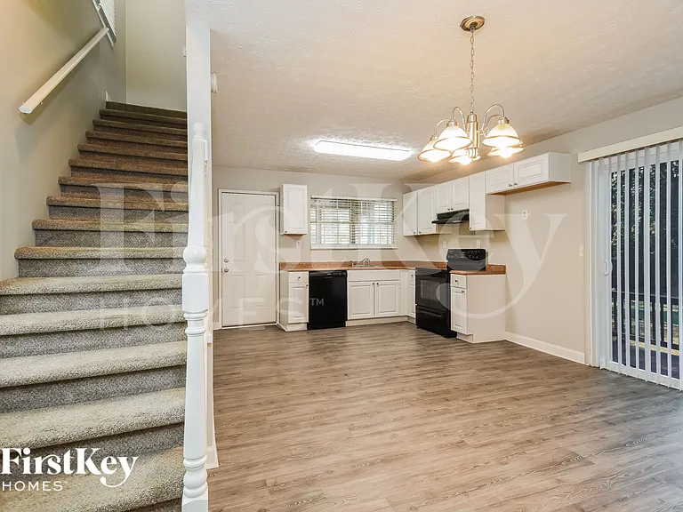 5664 Perk St — Photo 8