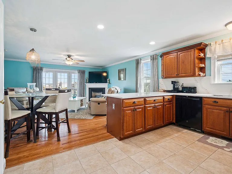 18 Ocean St #1 — Photo 9