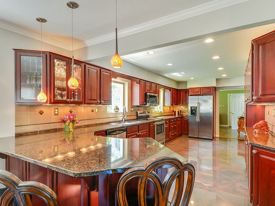 Kitchen - Granite counters