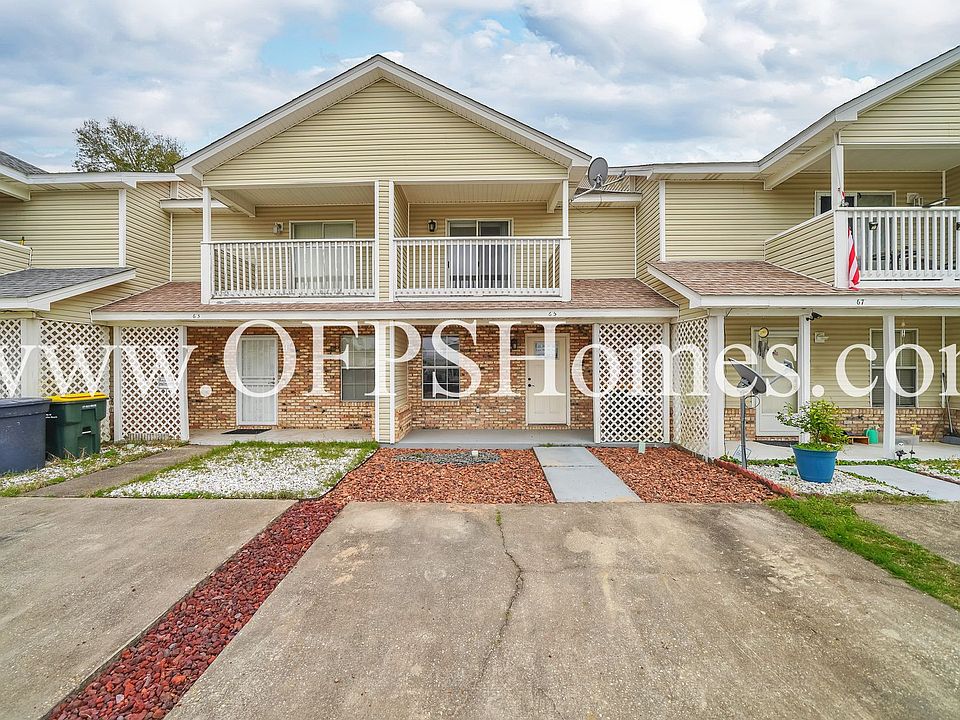 1st image of 65 Chatelaine Cir SE