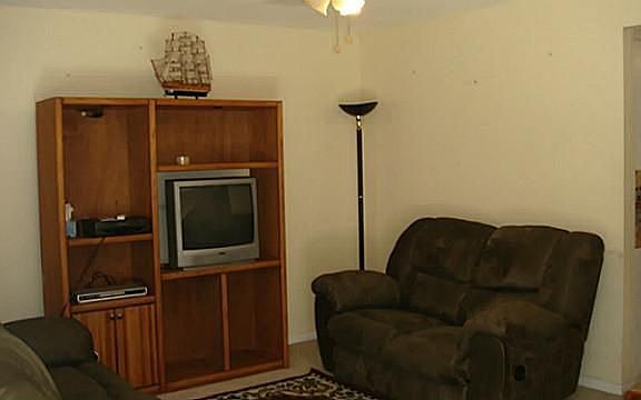 4th image of 14525 Oakwood Ln