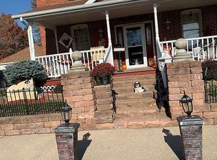 512 E Fayette St, Manchester, IA 52057