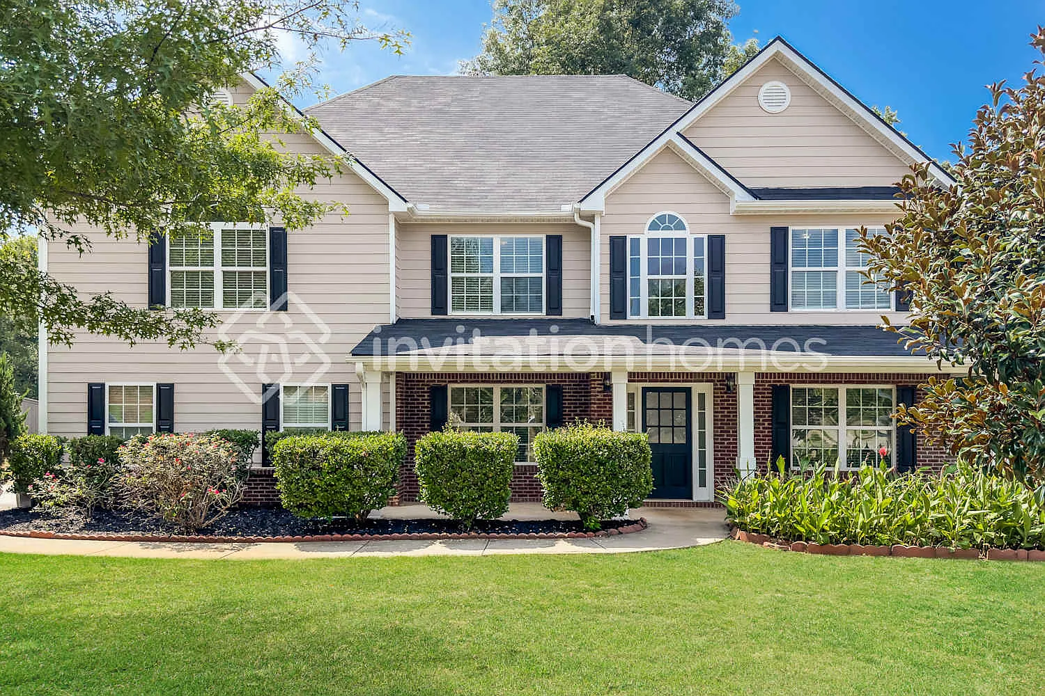 260 Glen Echo Dr Covington, GA 30016 — Photo 1