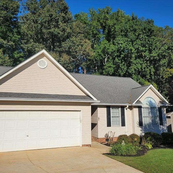 1st image of 407 Lake Lennox Dr