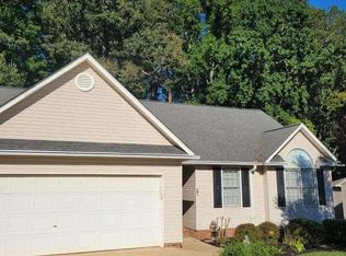 407 Lake Lennox Dr, Simpsonville, SC 29681