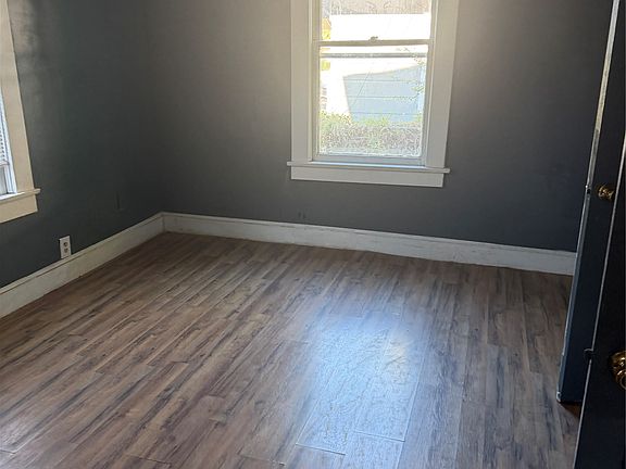 3rd image of 2106 Court St