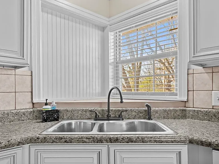 806 W Academy Ave — Photo 10